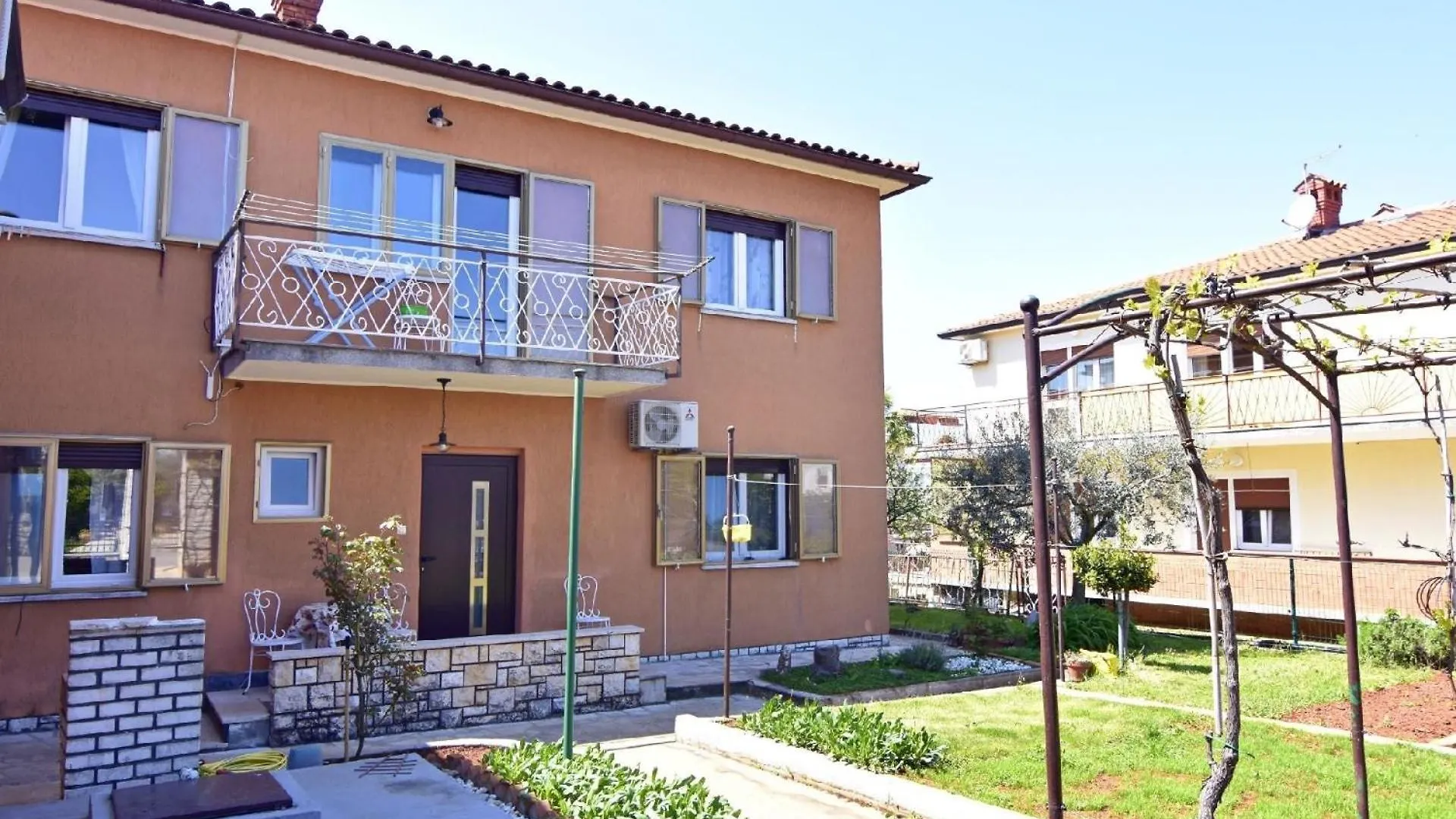 Appartement In Umag Mit Kleiner Terrasse