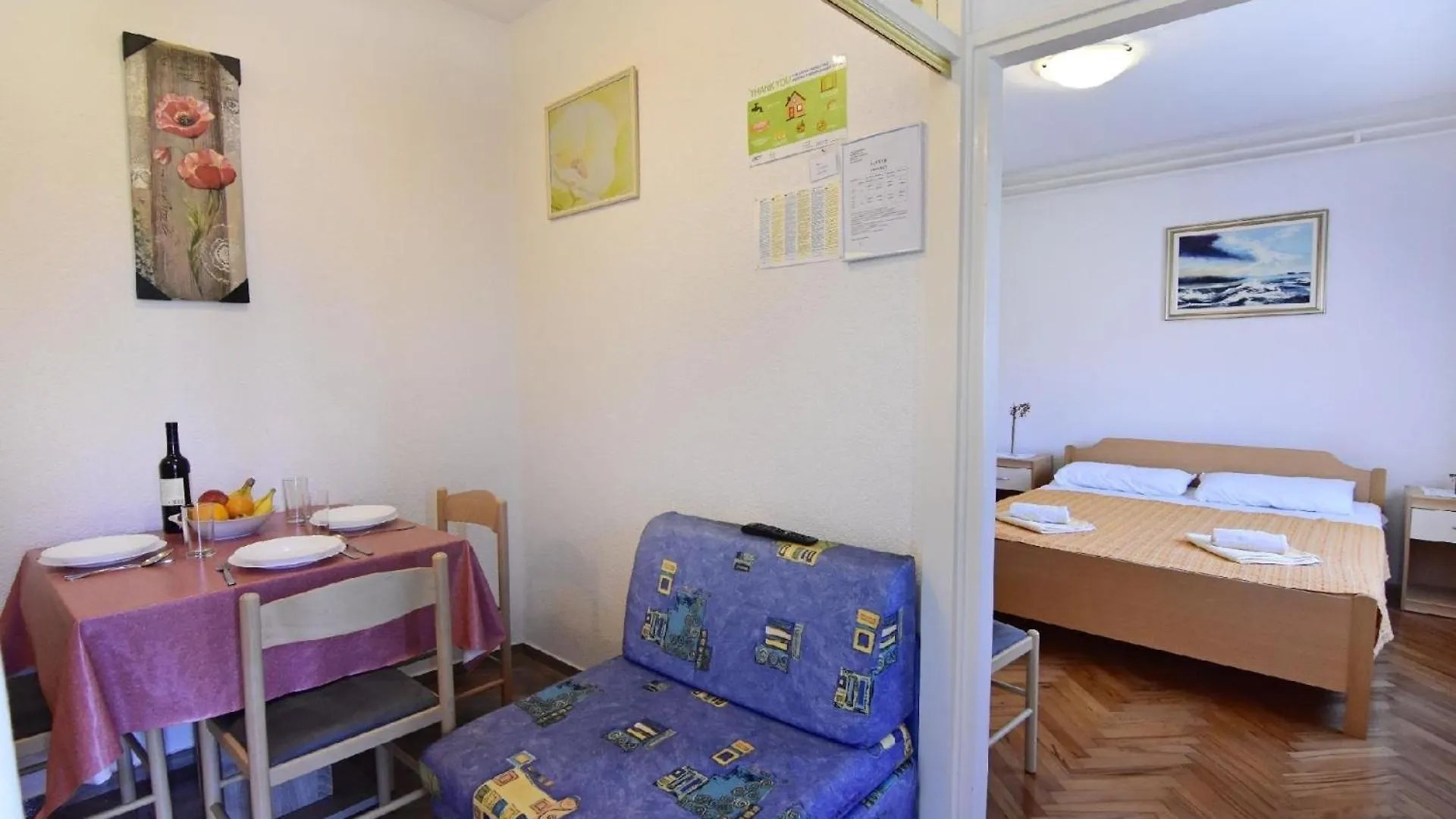 Daire Appartement In Umag Mit Kleiner Terrasse